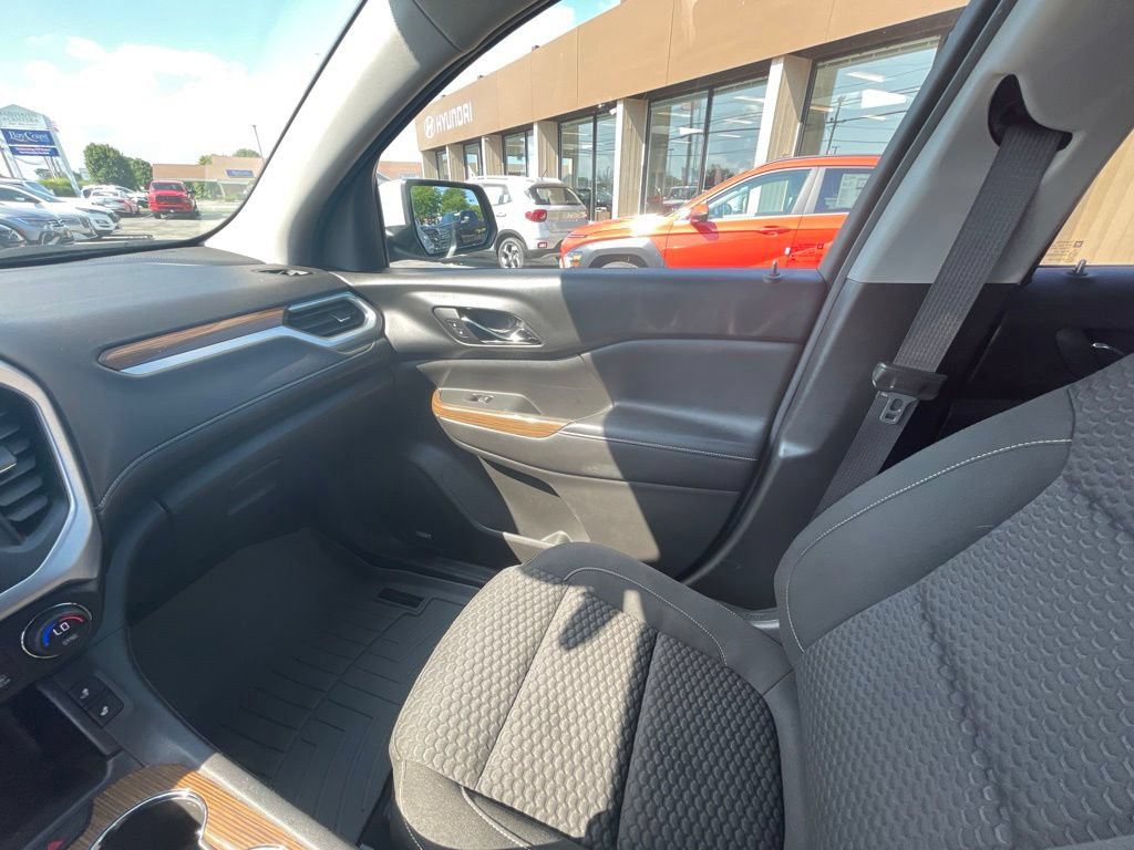Used 2018 GMC Acadia SLE w/ Driver Alert Package I AWD/4WD image 23