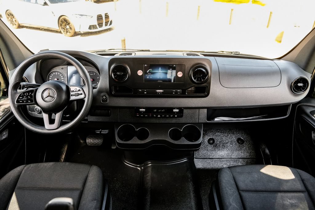 Used 2024 Mercedes-Benz Sprinter 2500 image 9