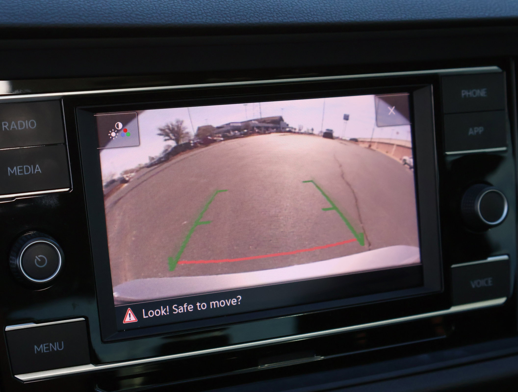 Used 2024 Volkswagen Jetta SE image 5