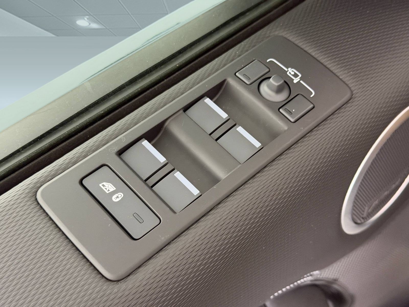 New 2026 Land Rover Discovery Dynamic SE AWD/4WD image 12