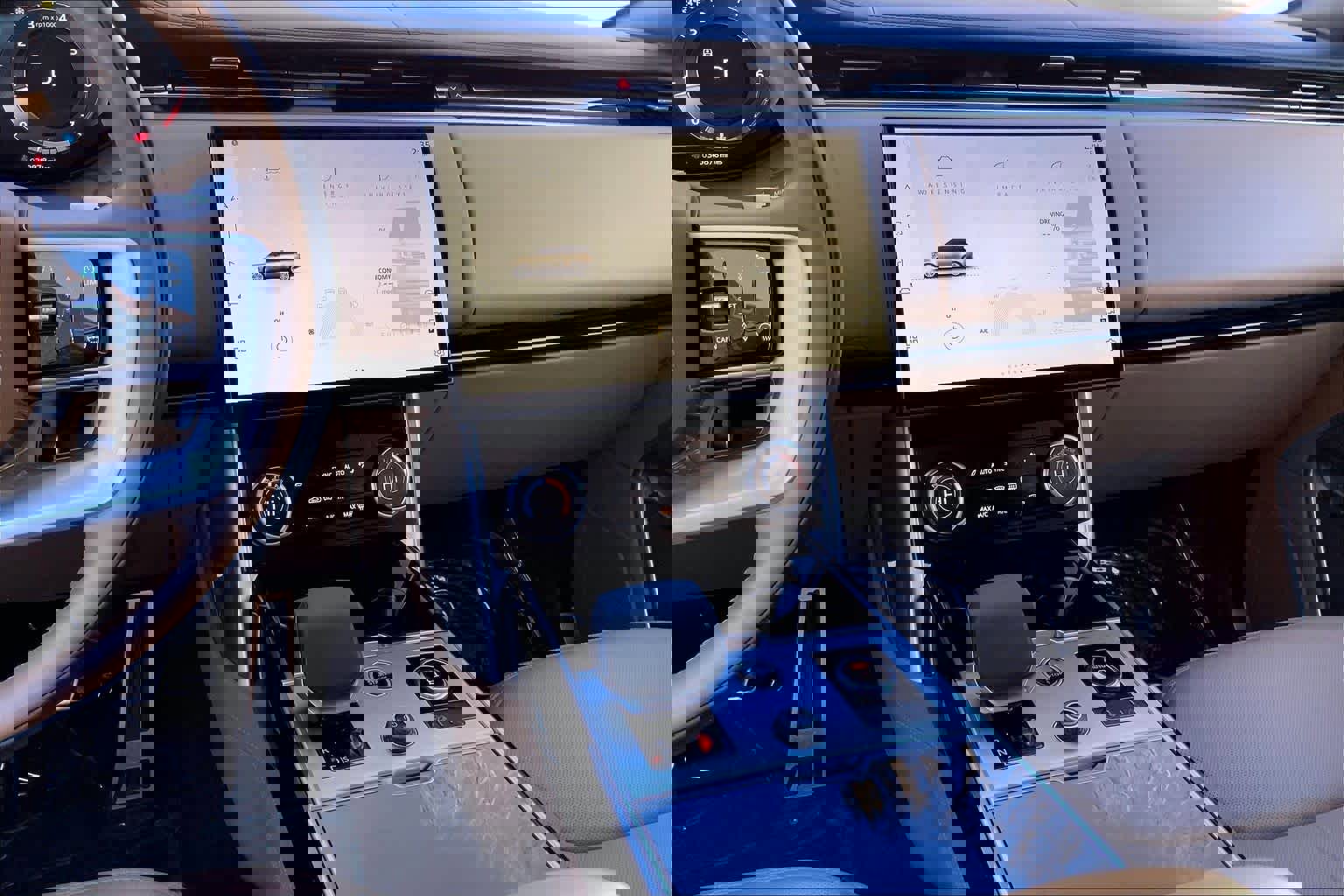 Used 2023 Land Rover Range Rover Autobiography image 7