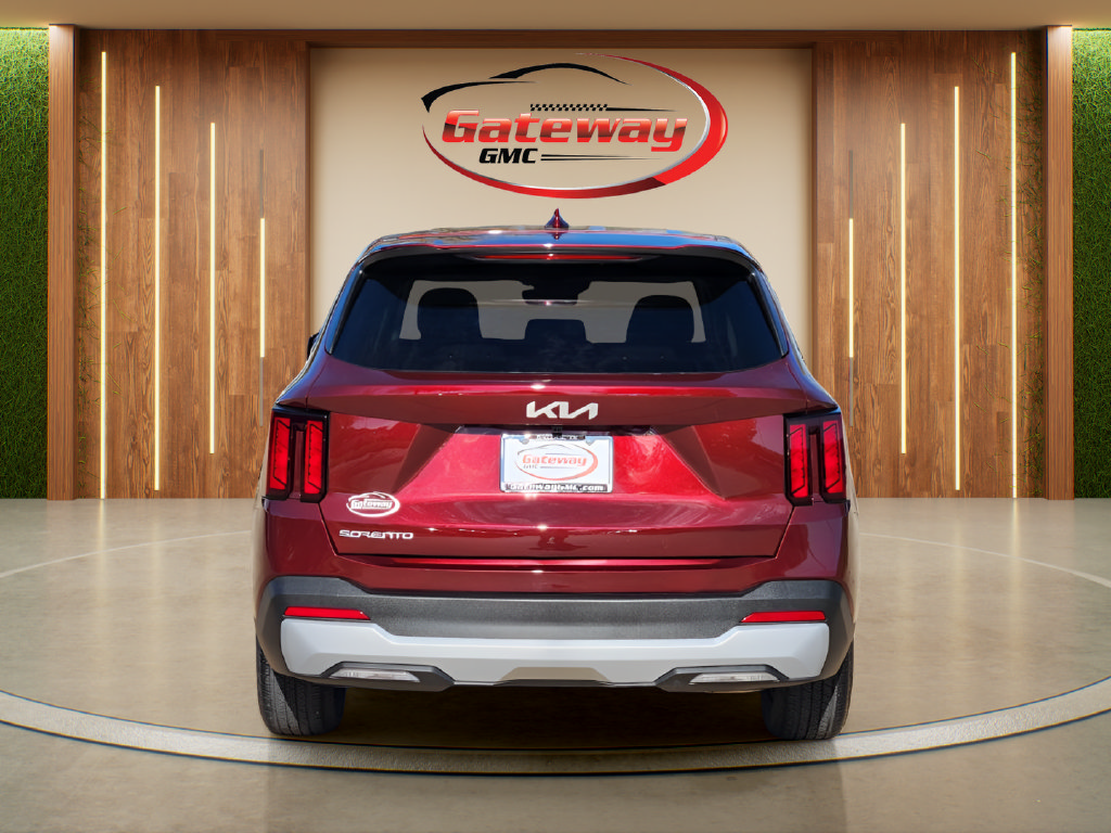Used 2024 Kia Sorento LX FWD image 6