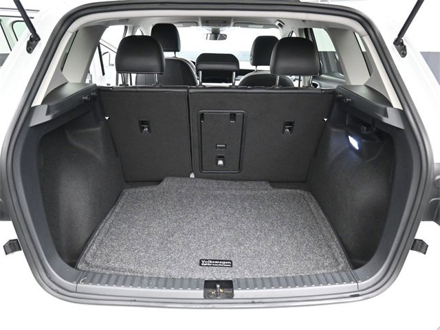 Certified 2025 Volkswagen Taos SE image 29