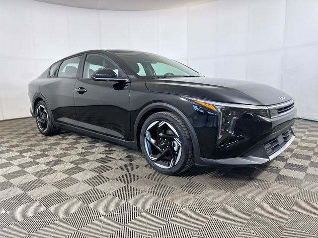 Used 2025 Kia K4 EX image 2