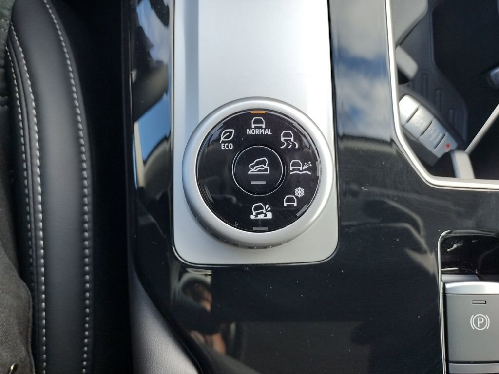 New 2026 Mitsubishi Outlander SE image 25