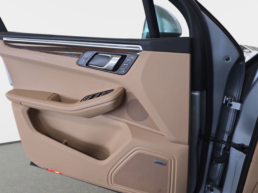 Used 2021 Porsche Macan S image 27