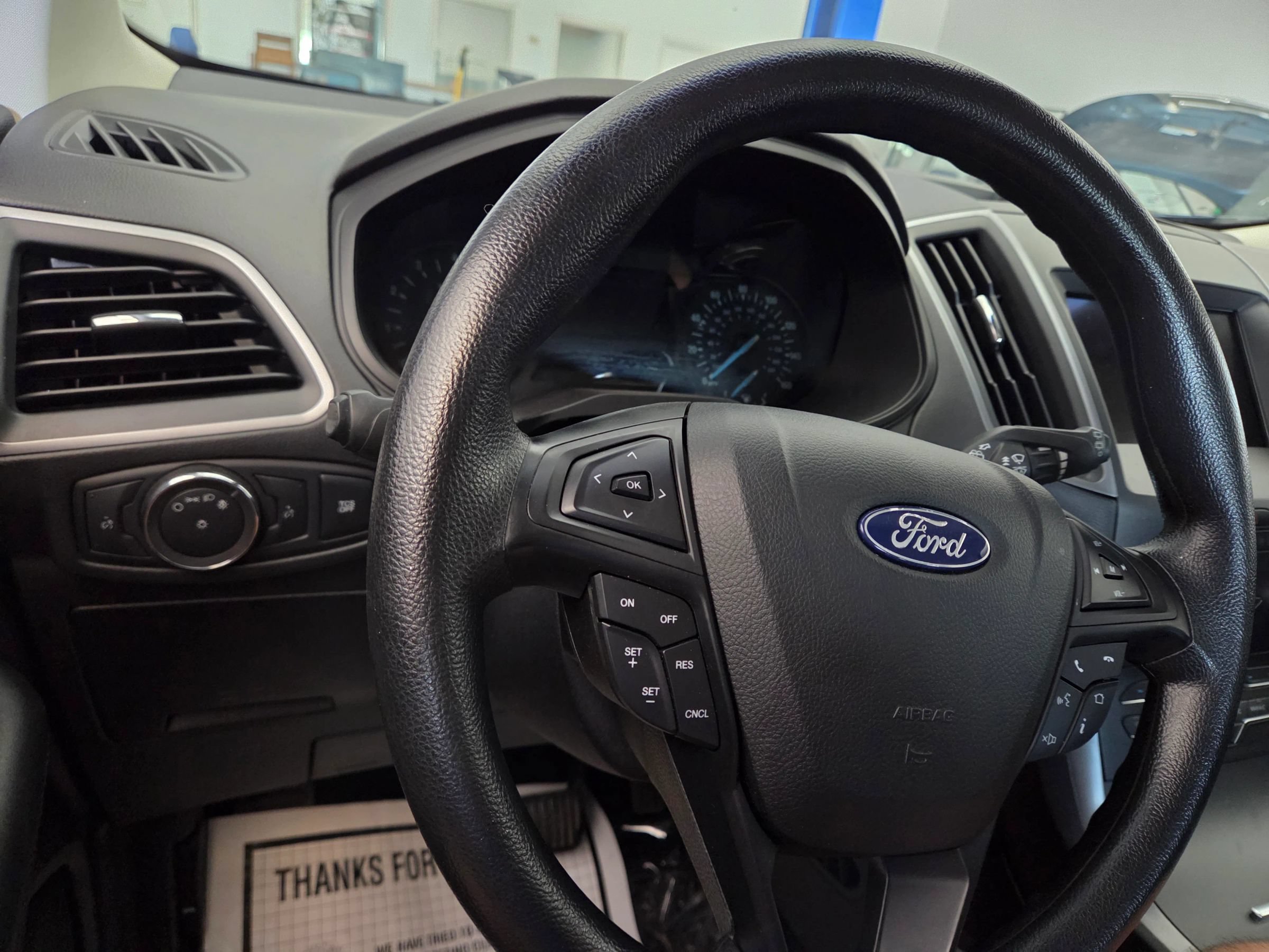Used 2020 Ford Edge SE FWD image 8