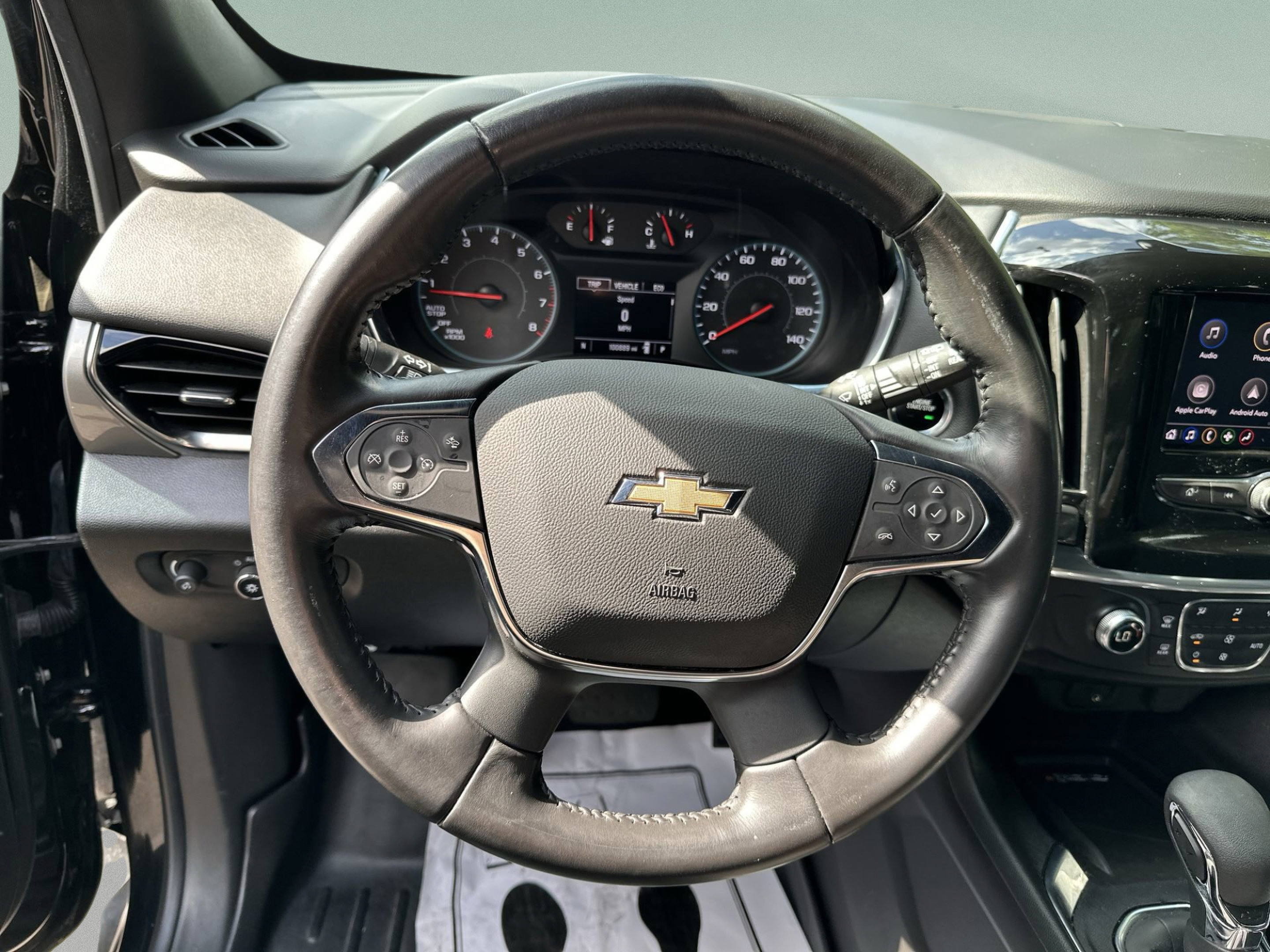 Used 2022 Chevrolet Traverse LT FWD image 11