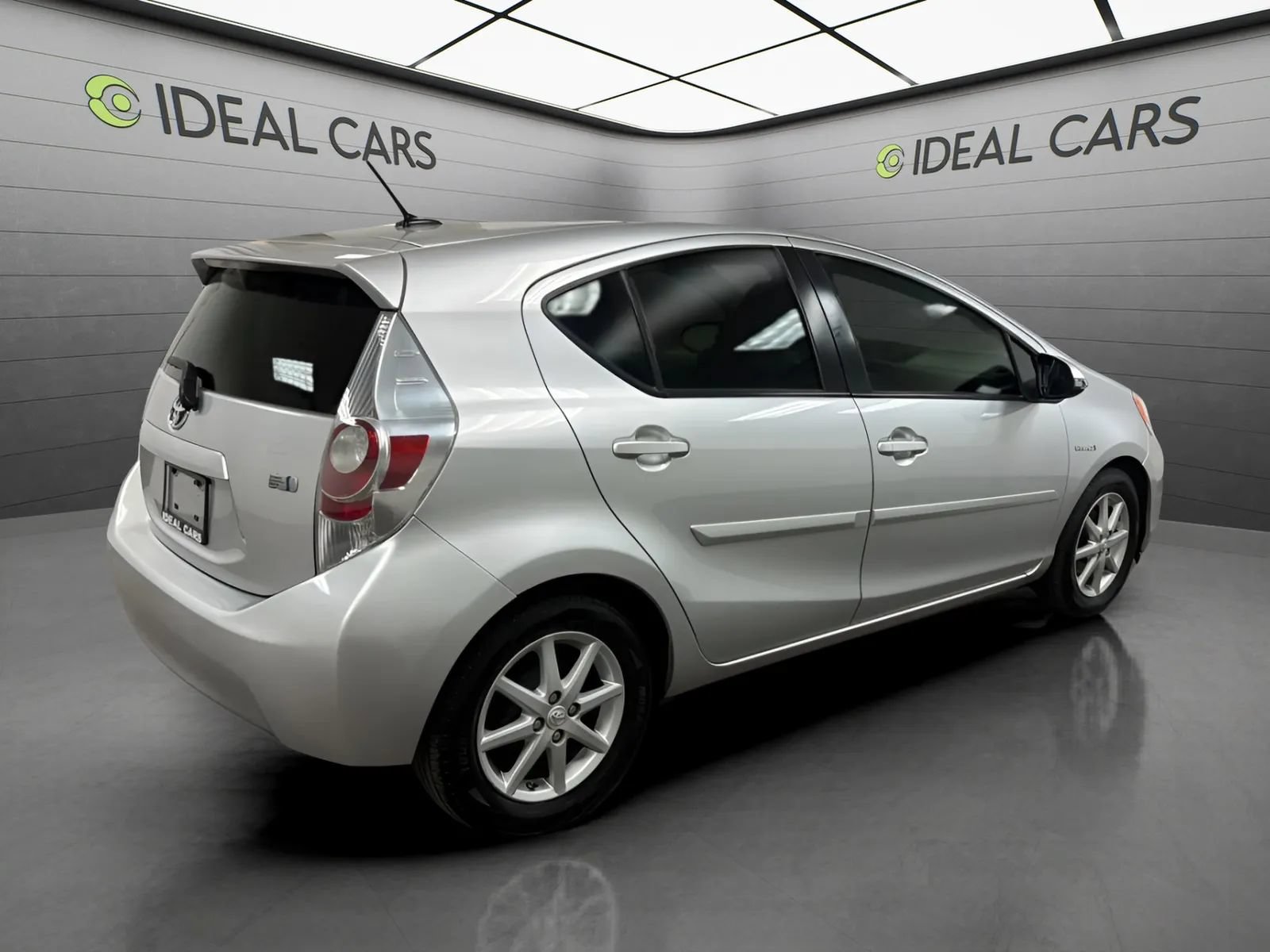 Used 2014 Toyota Prius C Three FWD image 5