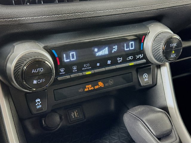 Used 2023 Toyota RAV4 XLE AWD/4WD image 15