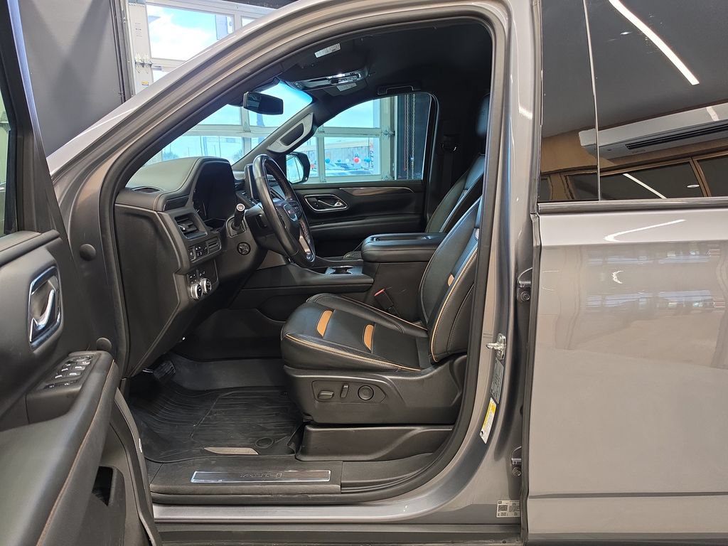 Used 2021 GMC Yukon AT4 w/ LPO, Illumination Package AWD/4WD image 14