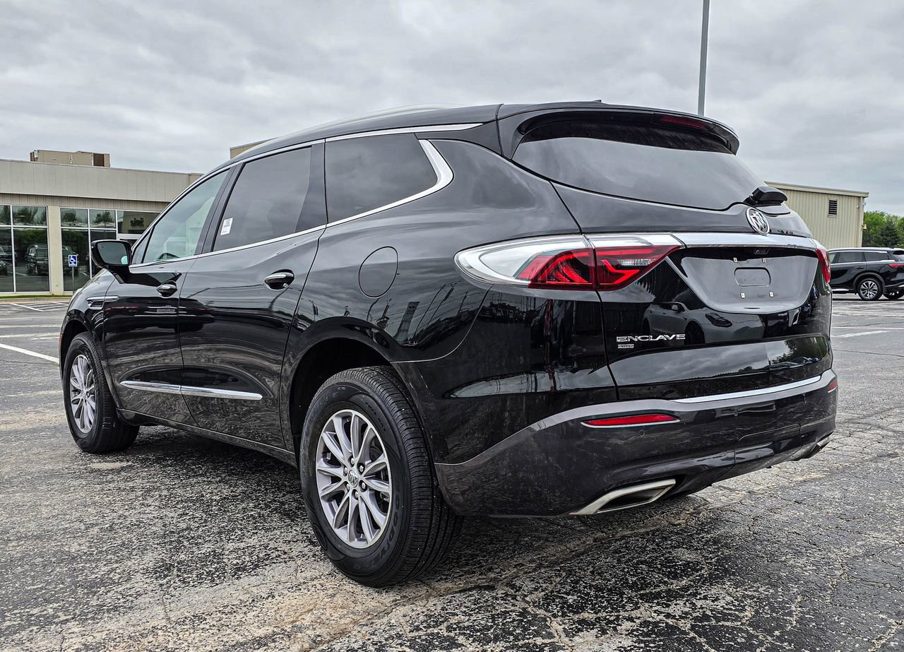 Used 2024 Buick Enclave Premium image 4