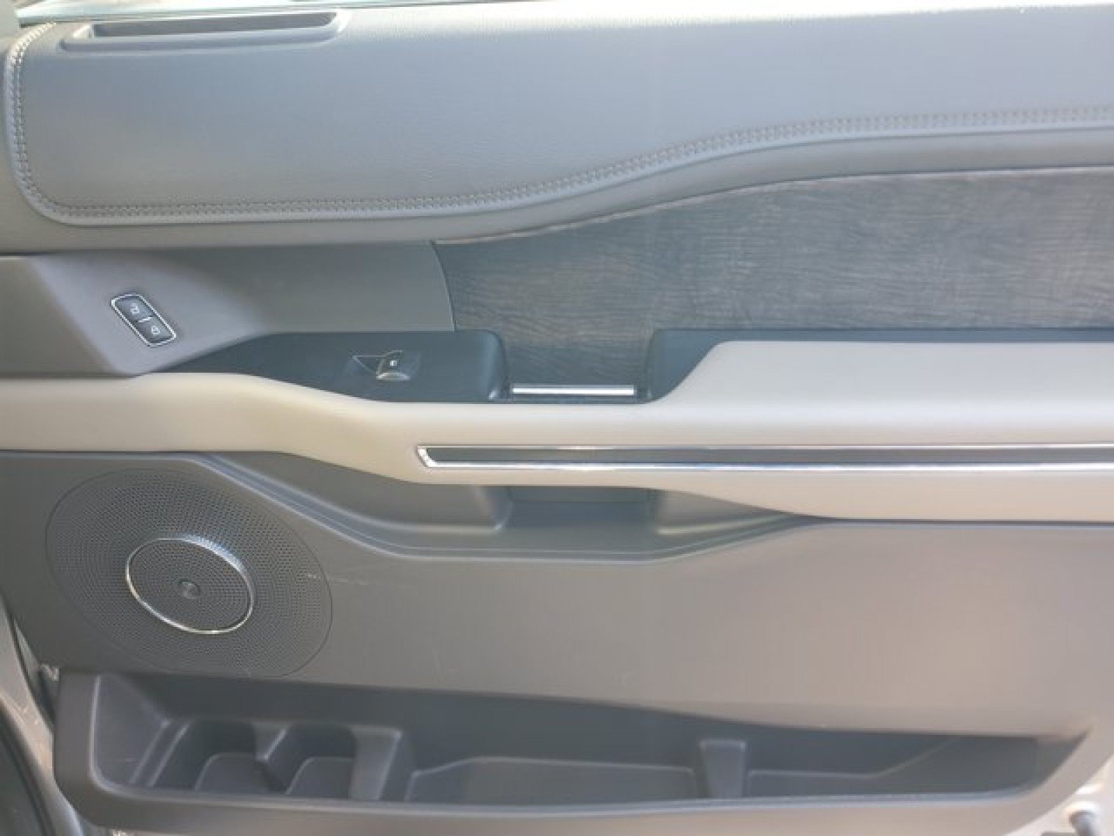 Certified 2021 Ford Expedition Max Limited RWD image 38