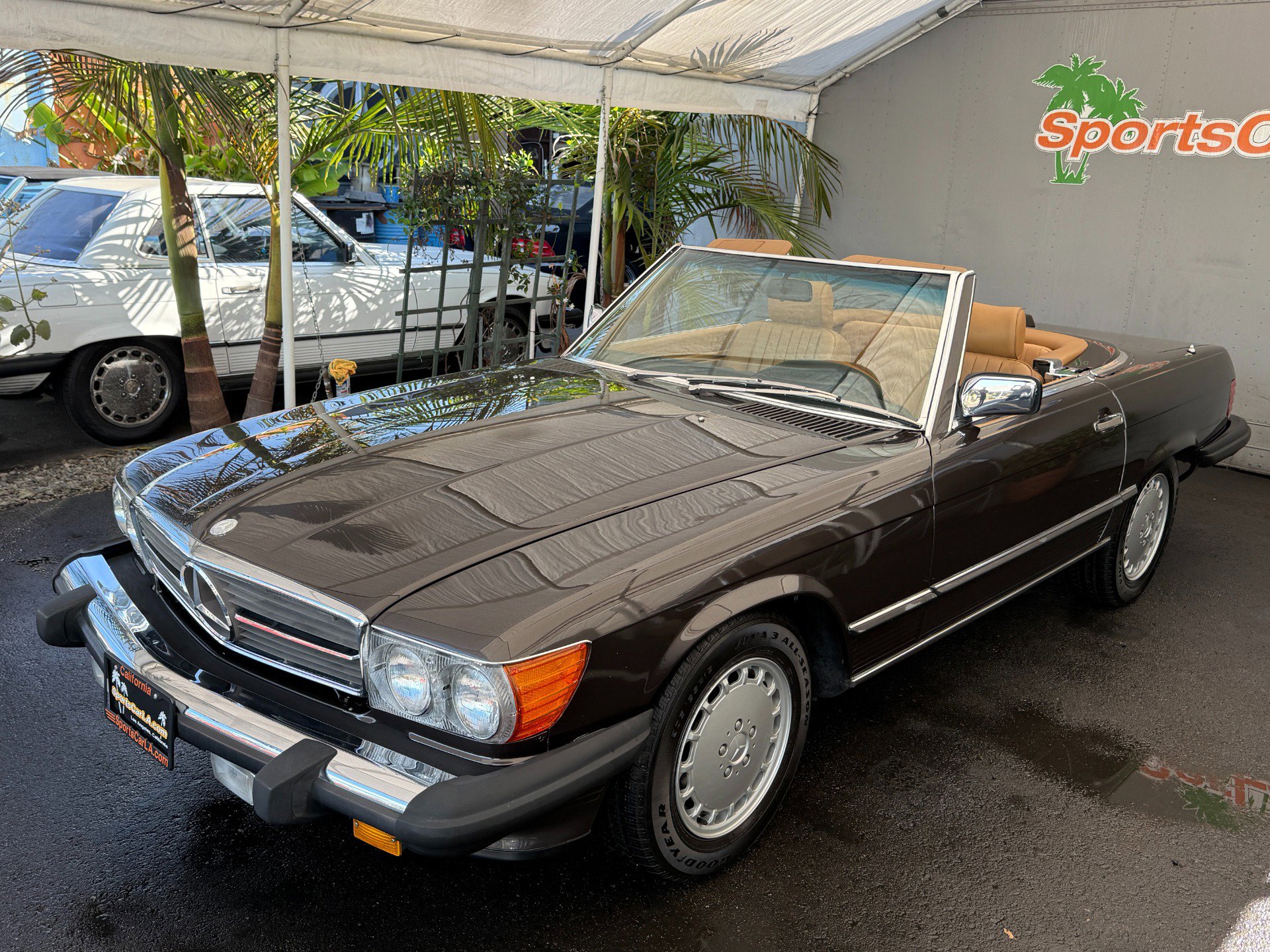 Used 1987 Mercedes-Benz 560 SL image 4