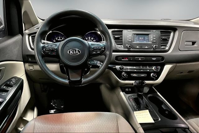 Used 2016 Kia Sedona L FWD image 9
