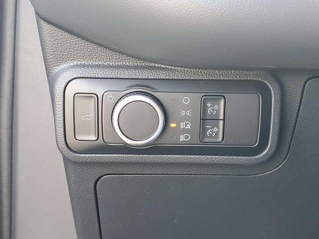 Certified 2025 Ford Explorer Active AWD/4WD image 23