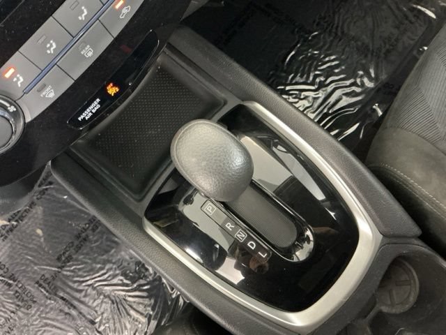 Used 2015 Nissan Rogue S FWD image 18