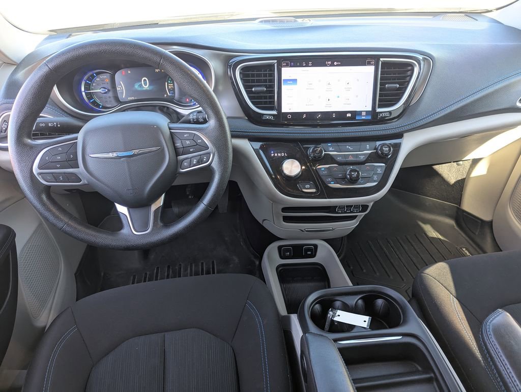 Used 2021 Chrysler Pacifica Touring image 29