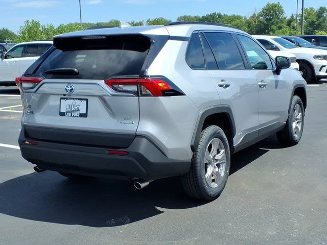 Used 2024 Toyota RAV4 LE AWD/4WD image 27