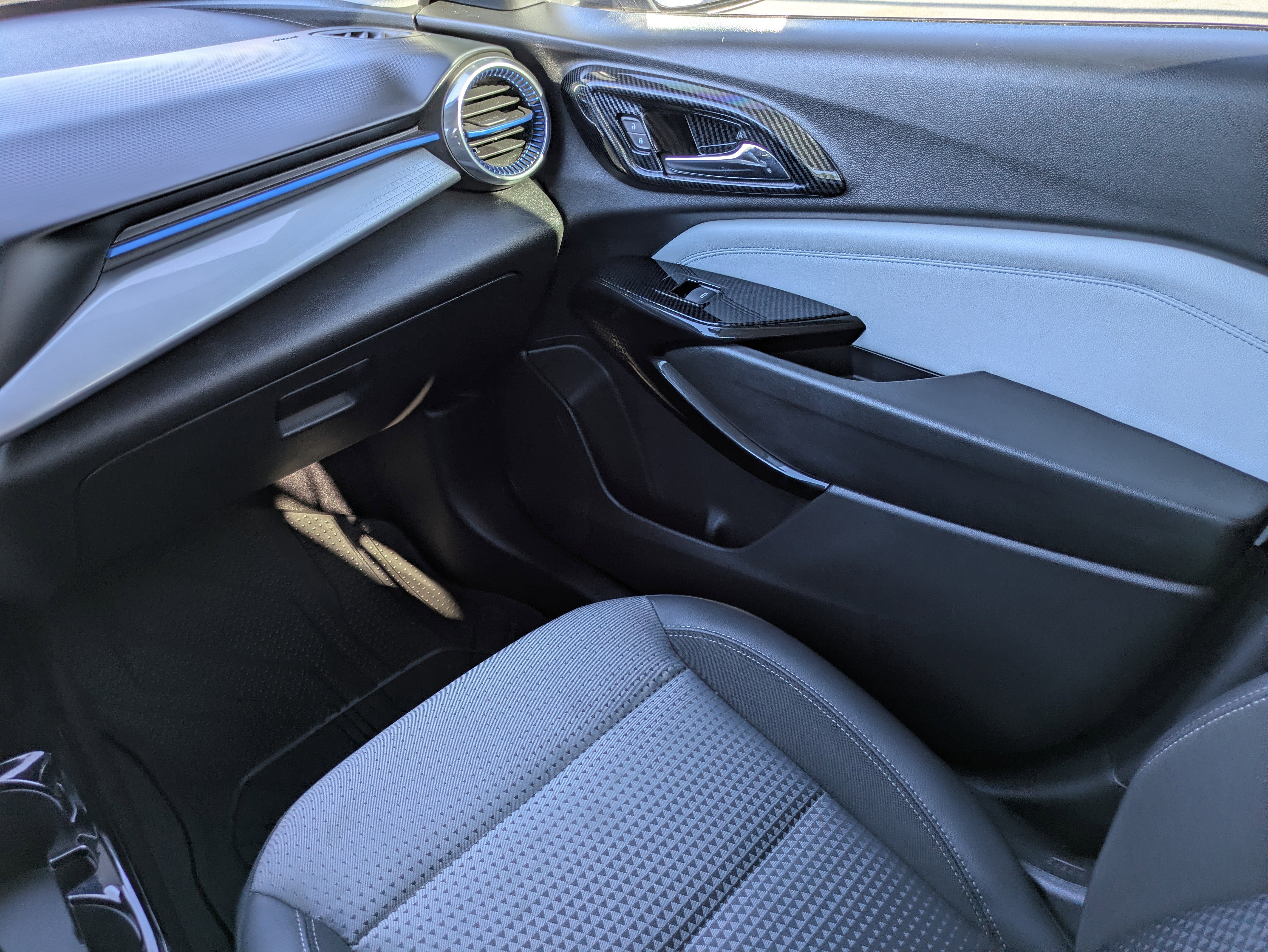 Certified 2024 Chevrolet Trax LT w/ LT Convenience Package image 15