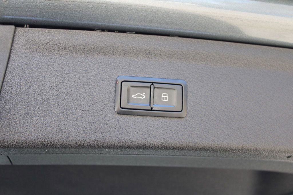 Used 2016 Audi Q3 2.0T Prestige w/ Prestige Package image 18