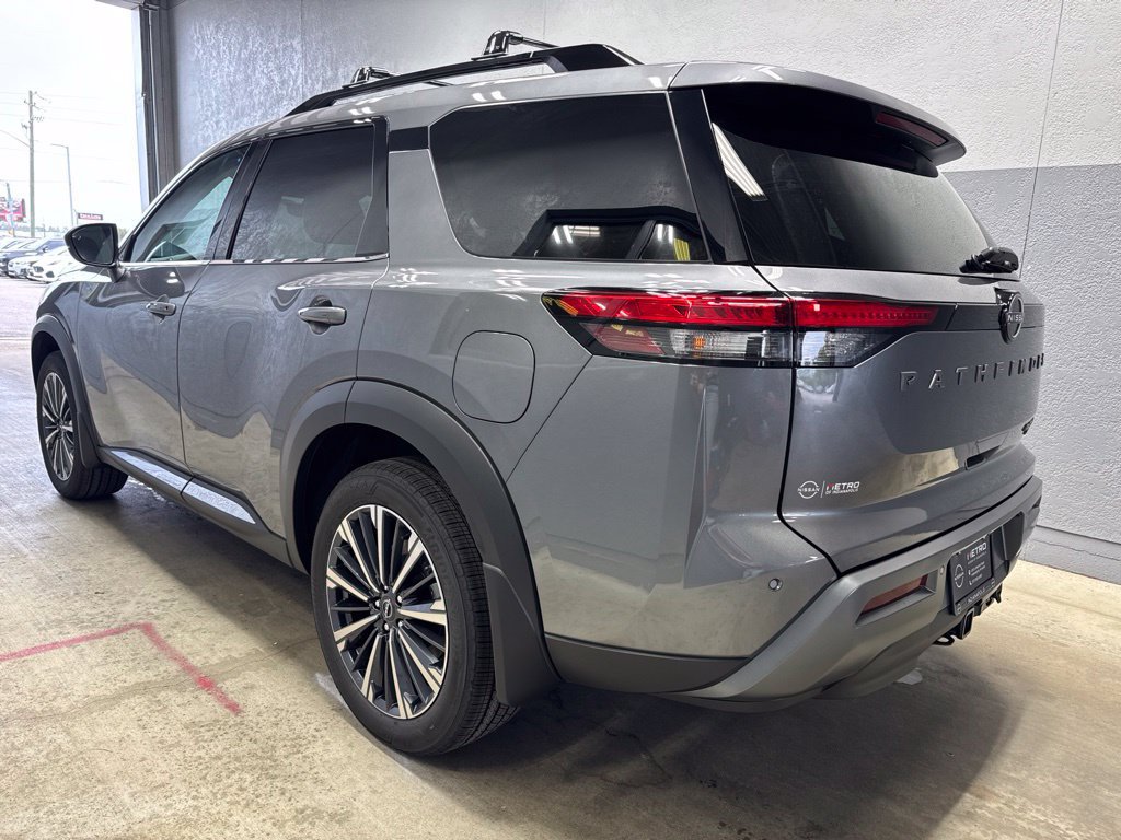 New 2026 Nissan Pathfinder Platinum AWD/4WD image 3