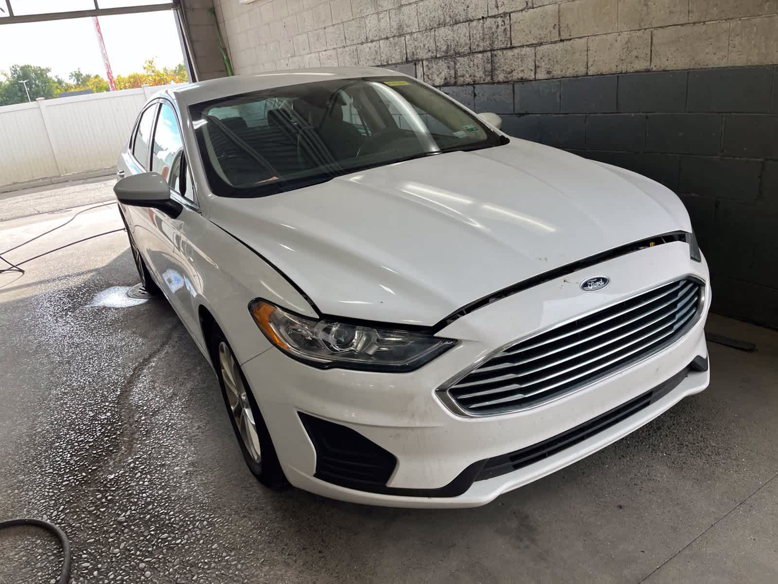 Used 2020 Ford Fusion SE FWD image 19