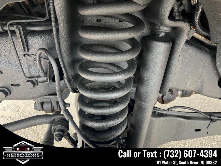 Used 2013 Ford F550 4x4 Crew Cab Super Duty w/ Payload Upgrade Pkg image 33