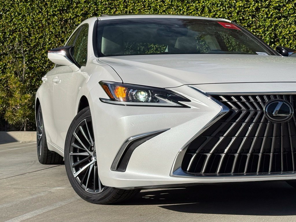 Certified 2024 Lexus ES 350 w/ Premium Package FWD image 6