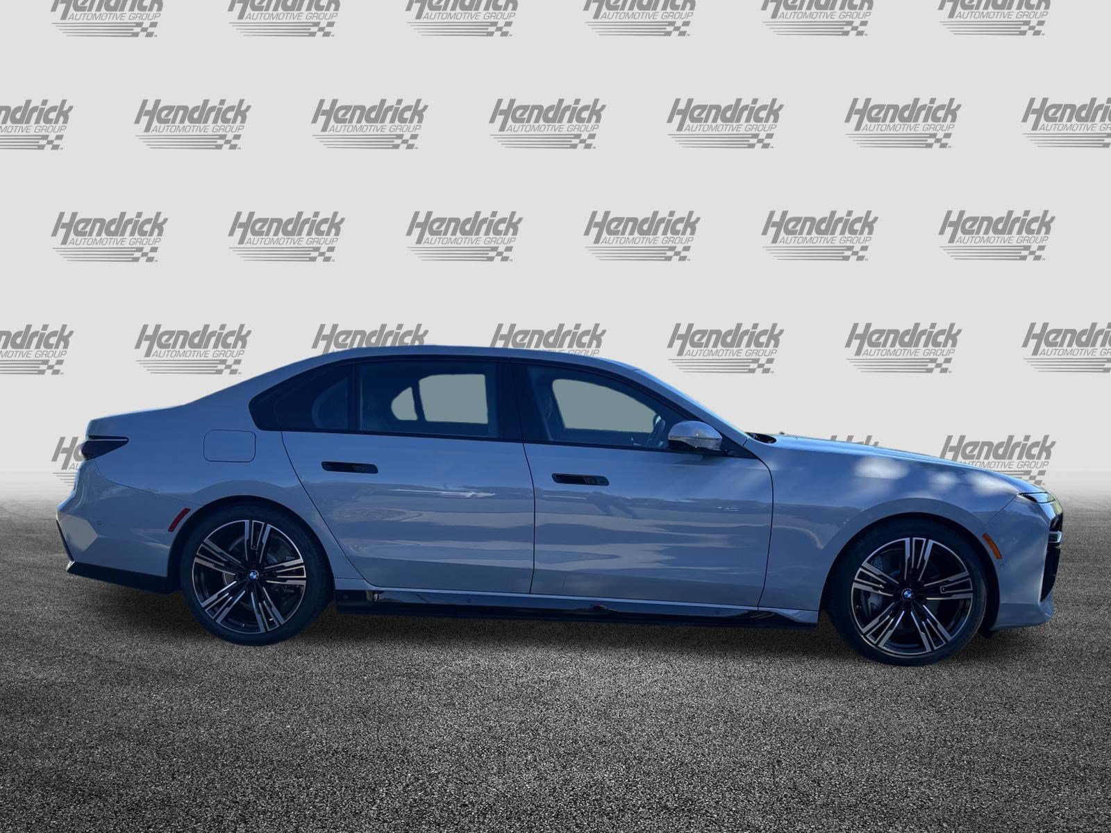 Certified 2024 BMW 750e xDrive w/ Executive Package AWD/4WD image 11
