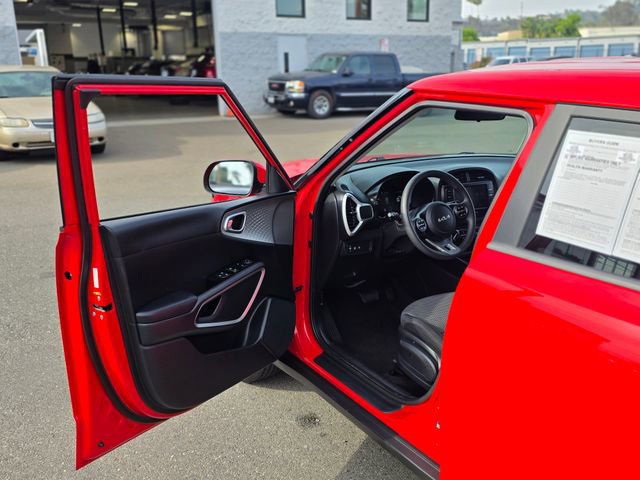 Used 2023 Kia Soul LX image 34