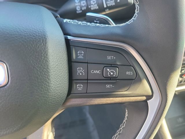 Certified 2025 Jeep Grand Cherokee L Limited w/ Luxury Tech Group II image 26