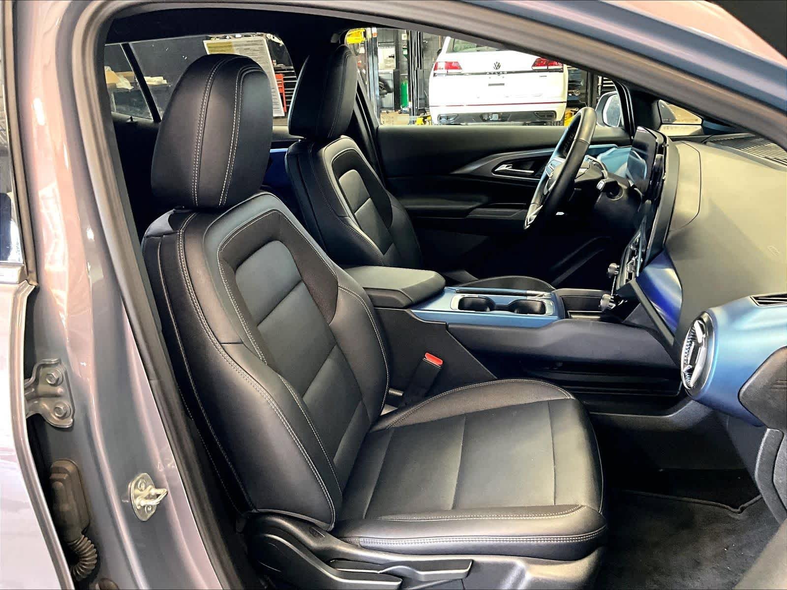 Used 2025 Chevrolet Equinox EV LT w/ Convenience Package FWD image 22