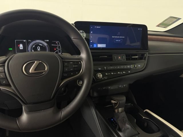 Certified 2025 Lexus ES 300h w/ Premium Package FWD image 26