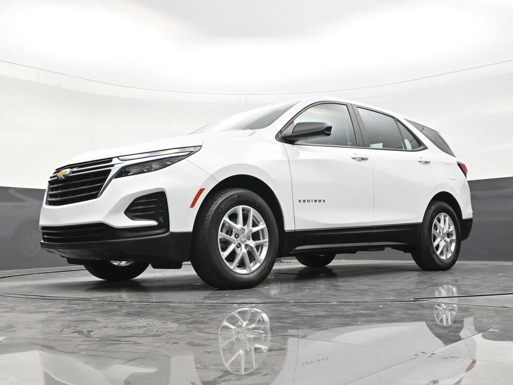 Used 2024 Chevrolet Equinox LS FWD image 17
