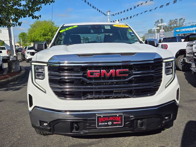 Used 2025 GMC Sierra 1500 SLT image 2