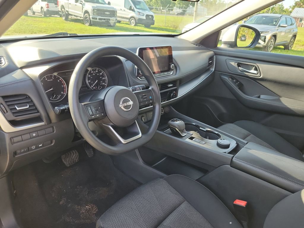 Used 2024 Nissan Rogue SV AWD/4WD image 15