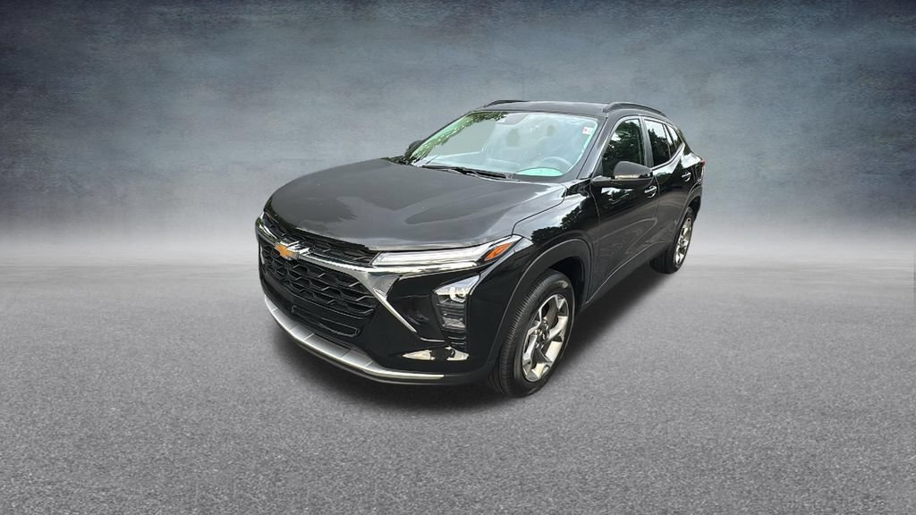 Used 2025 Chevrolet Trax LT FWD image 5