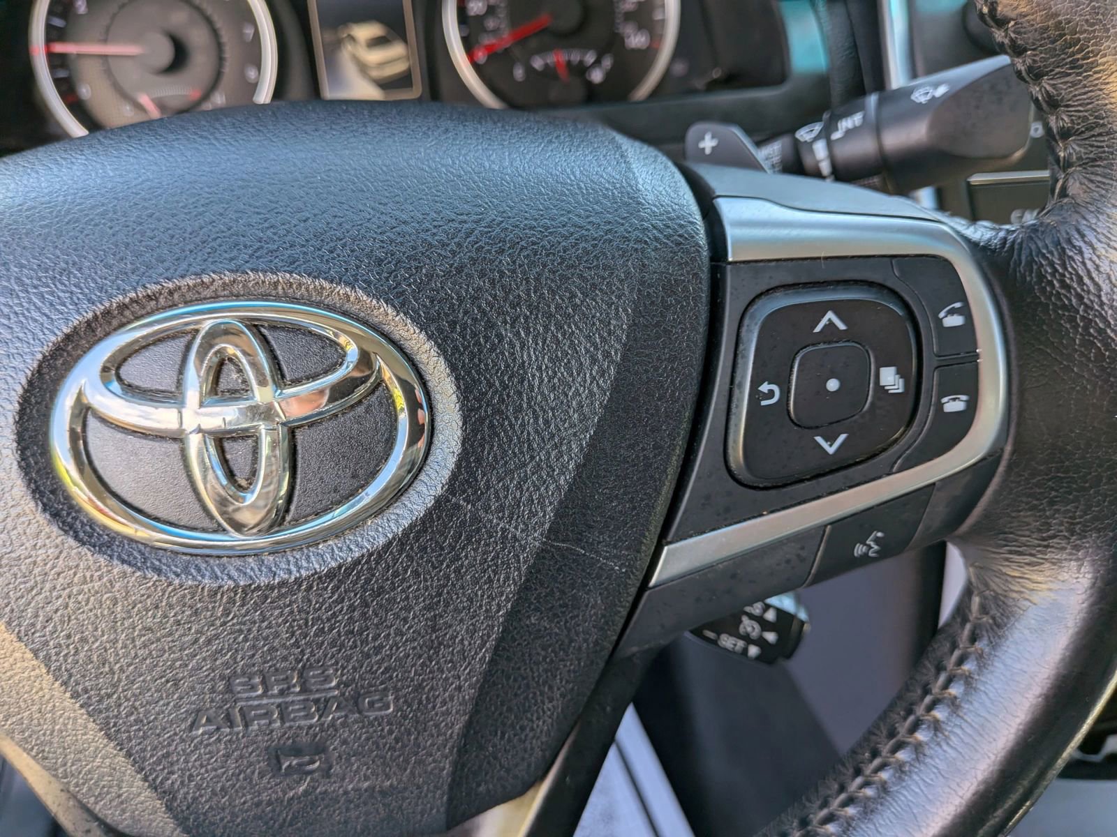 Used 2015 Toyota Camry SE FWD image 39