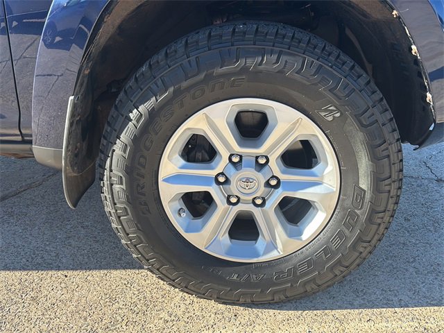 Used 2016 Toyota 4Runner SR5 Premium image 17