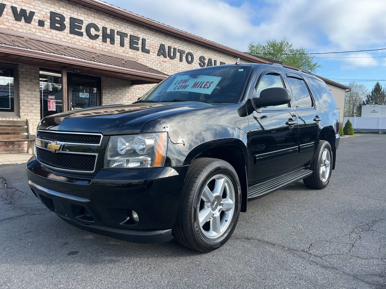 Used 2013 Chevrolet Tahoe LT AWD/4WD image 2