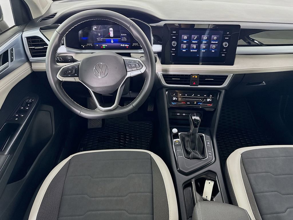 Used 2025 Volkswagen Taos SE image 28