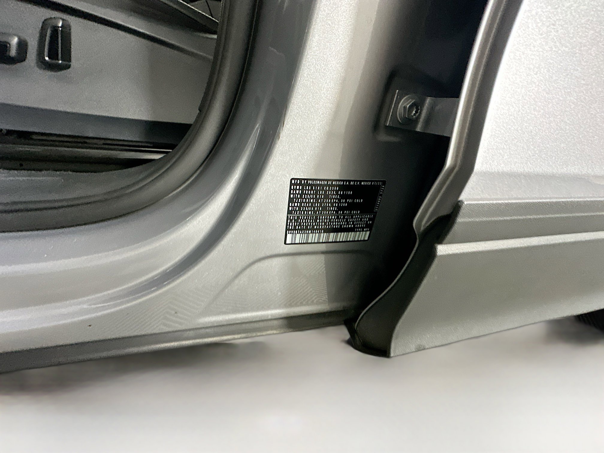 Used 2022 Volkswagen Tiguan SE w/ Panoramic Sunroof Package image 12