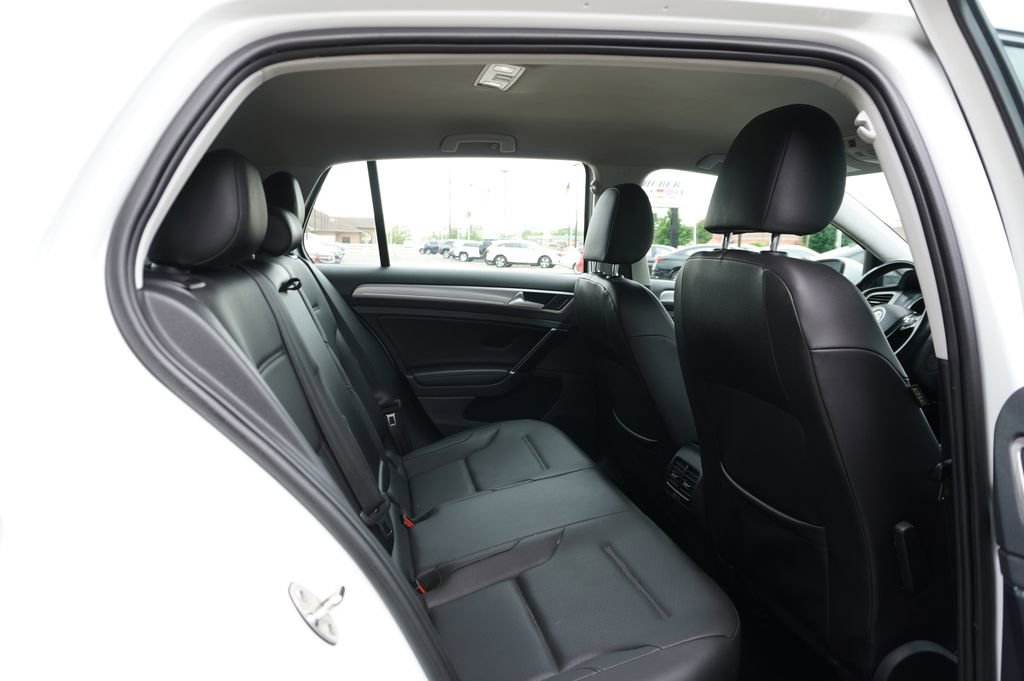 Used 2016 Volkswagen e-Golf SEL Premium w/ Driver Assistance Package FWD image 7