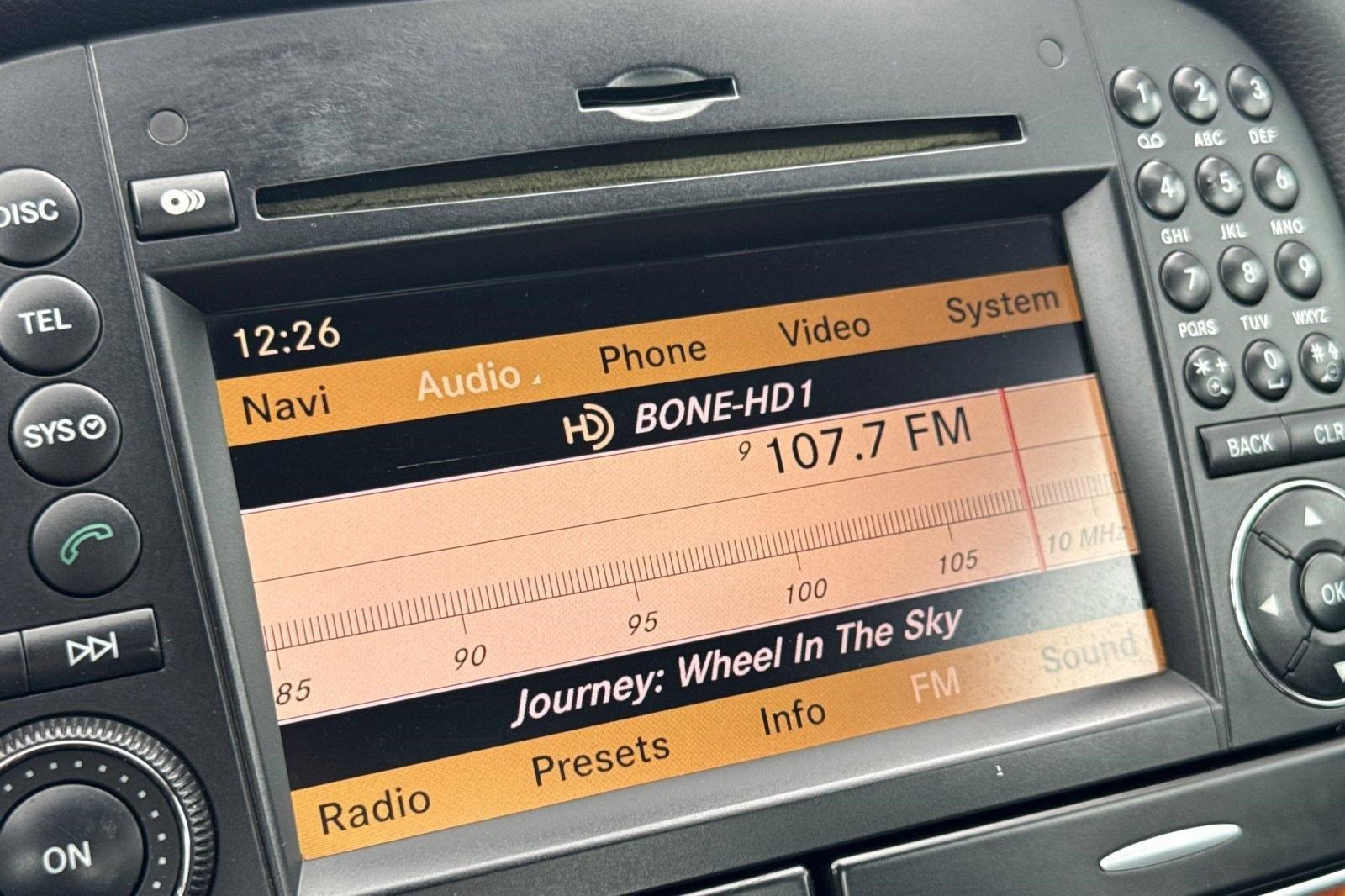 Used 2012 Mercedes-Benz SL 550 image 23