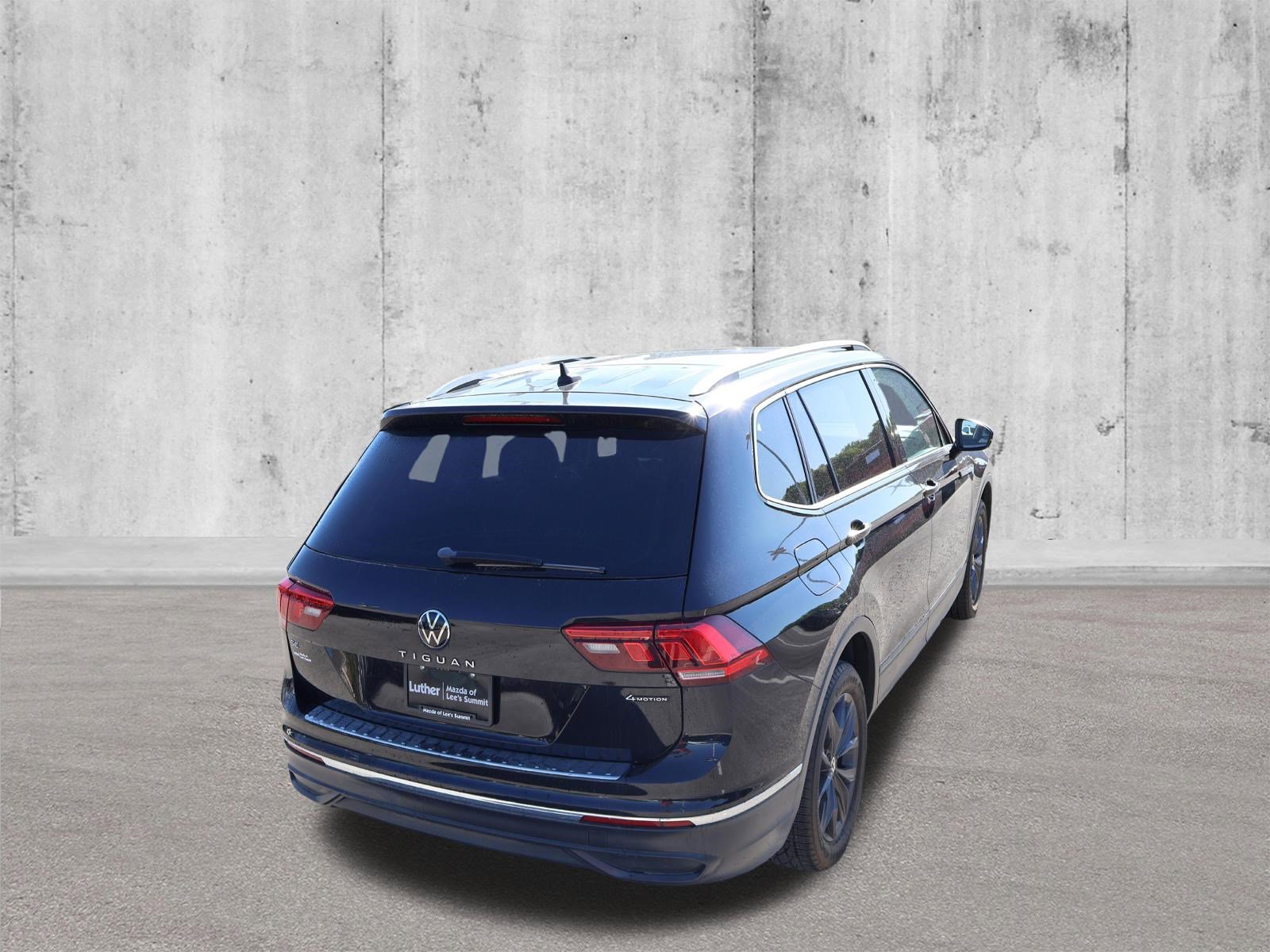 Used 2022 Volkswagen Tiguan SE w/ Panoramic Sunroof Package AWD/4WD image 7