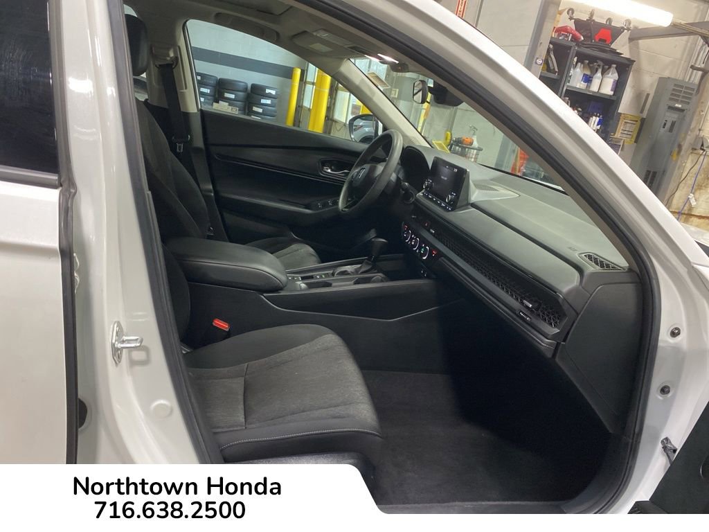 Used 2023 Honda Accord EX image 12