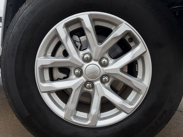 Used 2023 Jeep Wrangler Sport S image 10