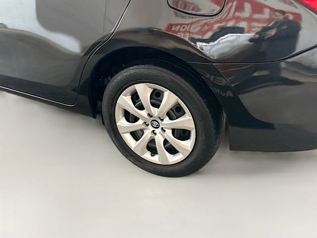 Used 2018 Toyota Corolla LE FWD image 29