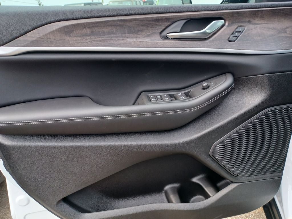 New 2026 Jeep Grand Cherokee L Limited AWD/4WD image 7